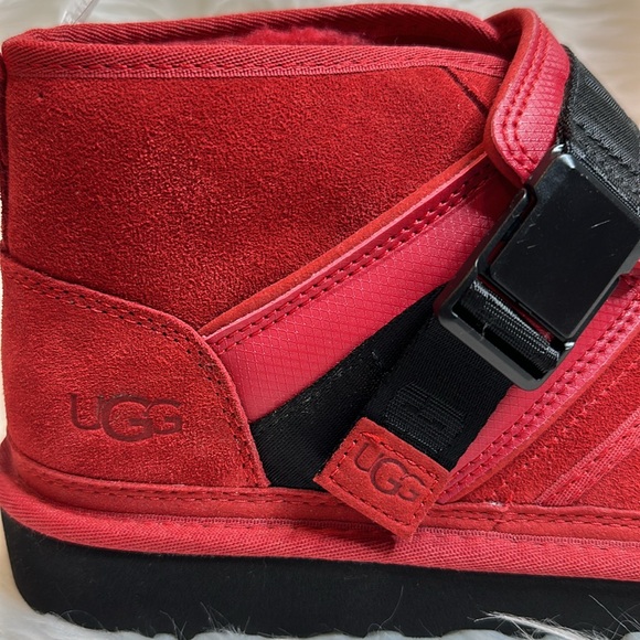 ?NWOT Men’s UGG Neumel Snapback Red Suede Leather, 11
